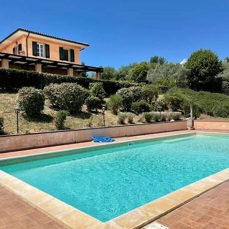 La Posta Di Bacco Bed & Breakfast Gualdo Cattaneo Bagian luar foto
